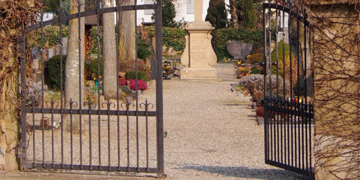 Friedhof Eingang